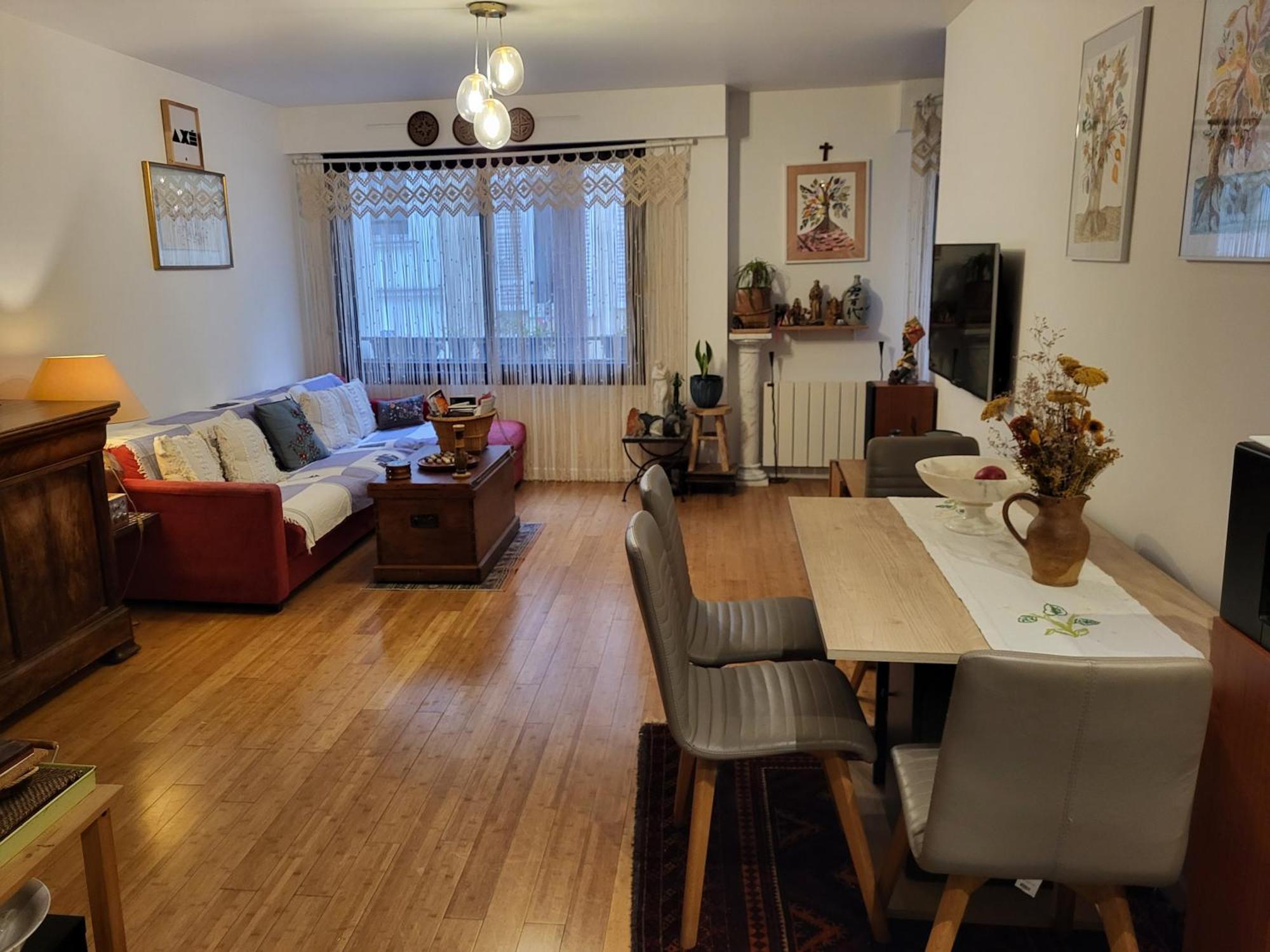 Excellent Totalement Renove Parijs